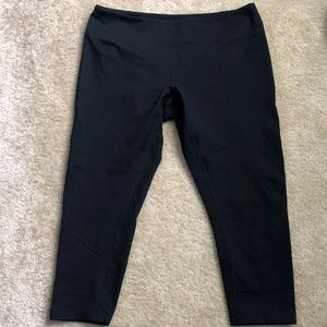 Zella large crop leggings in black
